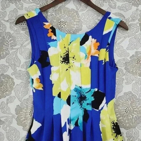 Vince Camuto Scuba Floral Fit & Flare Mini Tank Dress 2 - Picture 3 of 8